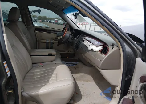 2003 Lincoln Town Car Signature из США, поврежденный, VIN 1LNHM82W33Y697642